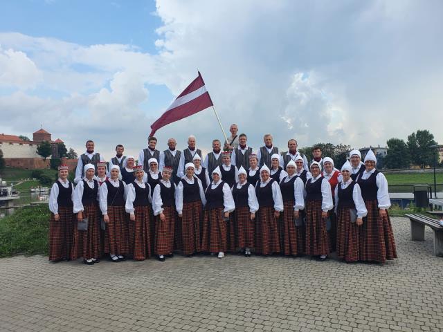 Koris "Latgale" III Starptautiskajā folkloras festivālā “Krakoviak”, Krakovā, 2022. gada augusts